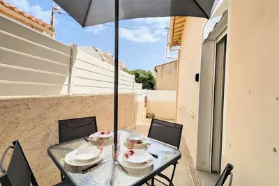 Image de Maison typique à 20 m de la plage et du port
