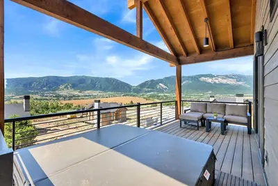 Eden Mountain Cabin with Hot Tub & Views
