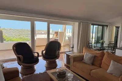 Image de Welcoming 2-bedroom apartment, pool, golf nearby.