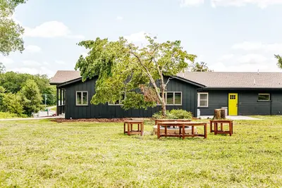 Image de King Studio Stay in Afton w/ Desk + Private Entry
