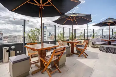 Image de -Designer Studio- City Views, Rooftop, Gym & Pool