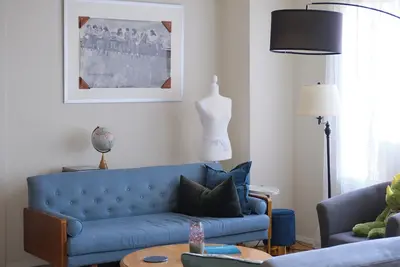 Image de Spacious 2-bedroom in the miracle mile