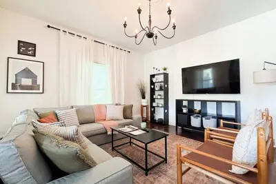 Image de Look no further in Lorain! Ac! Pets! 1st Floor