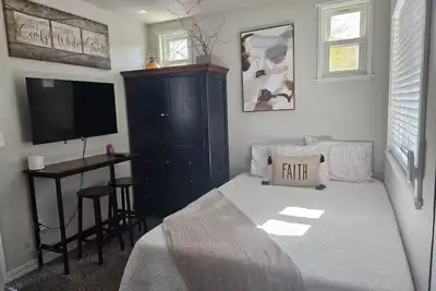 Image de Tiny Retreat by the Park