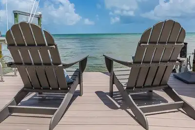 Image de Coastal Charmer Direct Gulf-Front Getaway in the