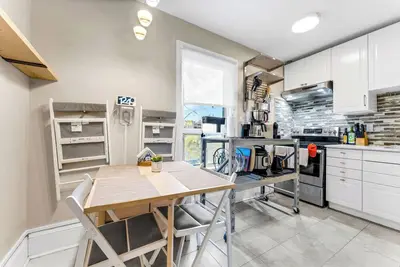 Image de Dt Oasis 2 bed w/Parking & 15 min to Cn Tower