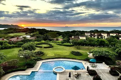 Image de Incredible condo with amazing views in Reserva Conchal