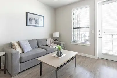 Image de Landing | Modern 1bd, Pool, Rooftop Lounge