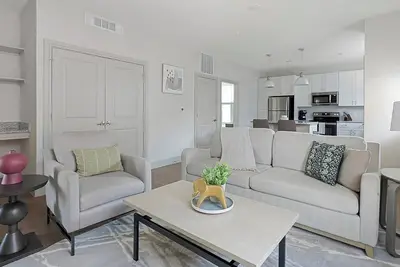 Image de Landing | Stylish 2bd, Yoga Studio, Clubhouse