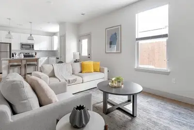 Image de Landing | Amazing 2bd, Yoga Studio, Clubhouse