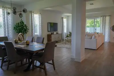 Image de Beautiful spacious 4-bedroom house in Homestead