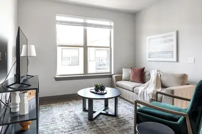 Image de Landing | Stylish 2bd, Pool, Gym