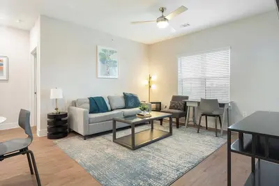 Image de Landing | Modern 2bd, Gym, Pool