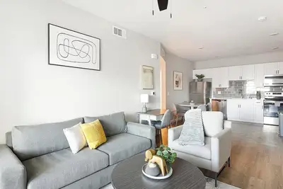 Image de Landing | Spectacular 2bd, Rooftop Lounge, Pool