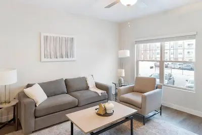 Image de Landing at Willow Glen Lofts - 2 Bedrooms in Wi. . .