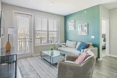 Image de Landing at Laurel at Dry Creek - 2 Bedrooms in. . .