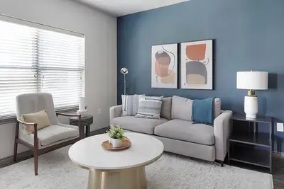 Image de Landing at Bottle House on Main - 2 Bedrooms in. . .