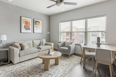 Image de Landing | Modern 2bd, Courtyard, Yoga Studio