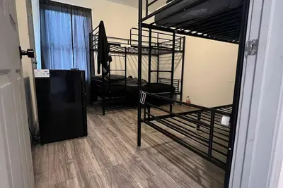 Image de Herrling Estates Presents \"Herrling Express Living\"