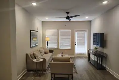 Image de Landing | Chic 2bd, Gym, Pool