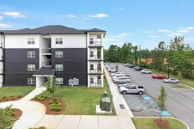 Landing | Beautiful 3bd, Gym, Yoga Studio