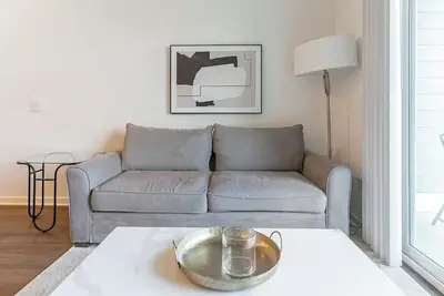 Image de Landing at Florence Villa - 3 Bedrooms in Four. . .
