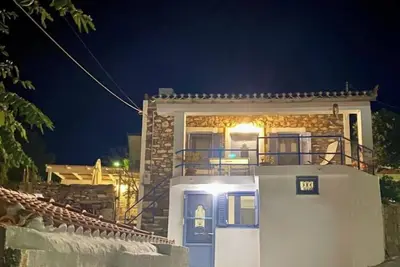 Image de Island Stone house 15m from the beach.