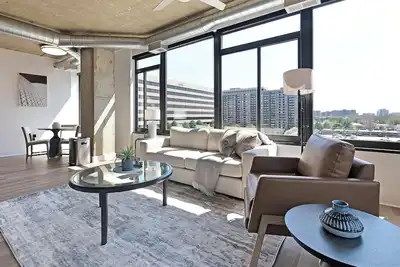 Image de Landing | Stylish 2bd, Game Room, Gym