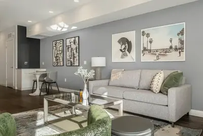 Image de Landing at Seascape Pointe - 3 Bedrooms in Home. . .