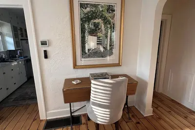 Image de New! Lovely 4 Bedroom Garden Cottage Downtown Coeur d'Alene. Walk to everything!