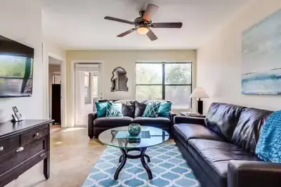 Image de Ventana Canyon Condo with Pool & Mountain Views