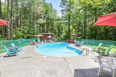 Image de Fox Hill Ski Den • 10 Minutes to Ski Resort!