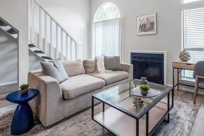 Image de Landing | Stunning 2bd, Gym, Pool