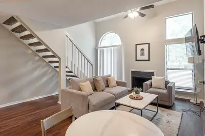 Image de Landing | Beautiful 2bd, Game Room, Clubhouse