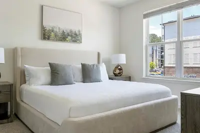 Image de Landing at The Eddy at Riverview - 2 Bedrooms i. . .