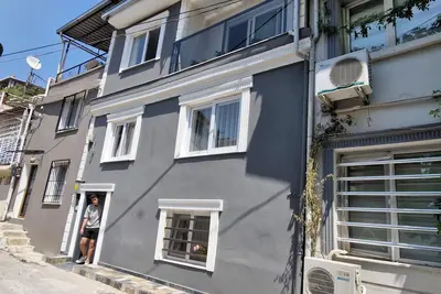Image de Lovely 1-bedroom apartment with Ac in charming Izmir Konak
