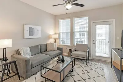 Image de Landing | Spectacular 2bd, Pool, Gym