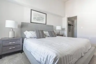 Image de Landing at Redbud Ranch - 2 Bedrooms in Broken. . .