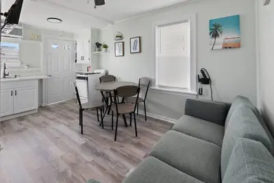 Image de Cozy Private apt blocks from Beach/Boardwalk 4