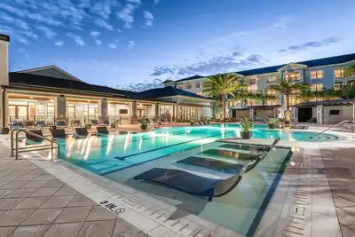 Image de Landing at Vintage Horizon West - 2 Bedrooms in. . .