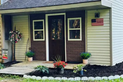 Image de Cozy studio cabin in wonderful Fenton with Ac