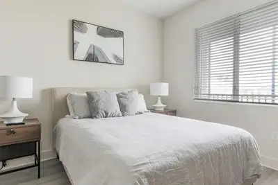Image de Landing | Spectacular 2bd, Pool, Gym