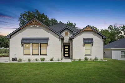 Image de New Build - 2 Ensuite King Bedrooms - Starlink WiFi + Roku TVs - Walking Trails