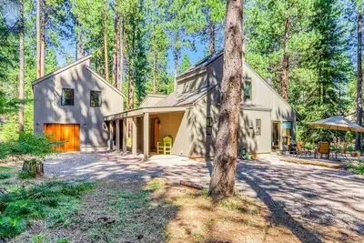 Image de Black Butte Ranch Golf Home 212