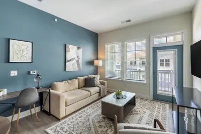 Landing | Spectacular 2bd, Gym, Pool