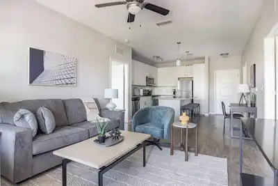 Image de Landing at Soltair Cypress Creek - 2 Bedrooms i. . .