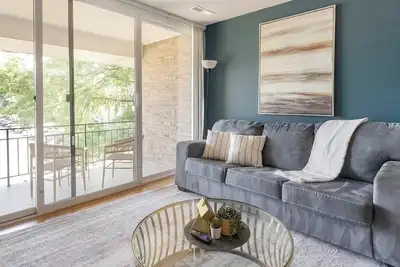 Image de Landing | Stunning 2bd, Pool, Gym