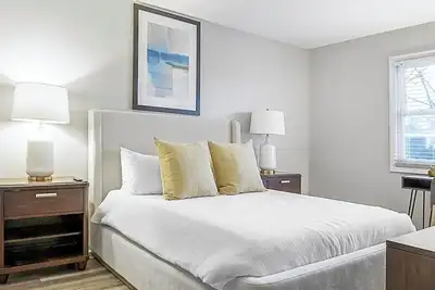Image de Landing | Incredible 2bd, Gym, Pool