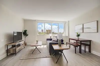 Image de Landing | Stylish 2bd, Courtyard, Gym