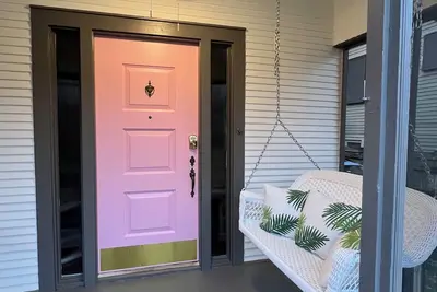 Image de Charming 1-bed cottage btw Tulane/Loyola & Freret hipster shops & restaurants